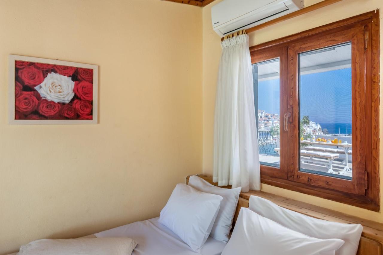 Regina Hotel Скопелос Екстериор снимка